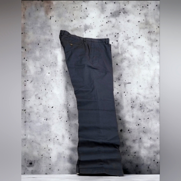 📣Amazon Essentials Men's Slim-Fit Wrinkle-Resistant Flat-Front Chino Pant 36x29 - Picture 2 of 3